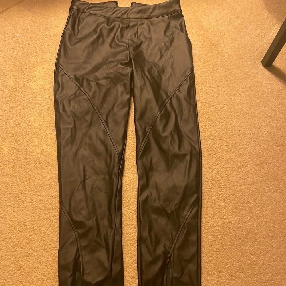 Super cool skinny black leather pants